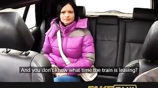 The taxi driver fell asleep and fucked a passenger in the car