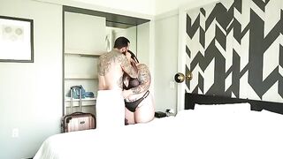 Cheating wife, a passionate lover of sex, fucks a guest in the hotel
