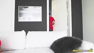 A man roughly fucked a pretty woman in the shower, she groaned passionately