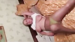 The photographer could not resist the pregnancy boobs of a gorgeous girl