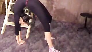 The man gently fucked a beautiful gymnast with excellent stretching