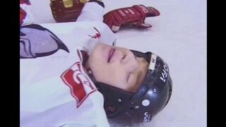 Hockey fan got banged by her favorite player