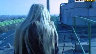 The tourist guy got screwed by local slut in the mountains, what a story!