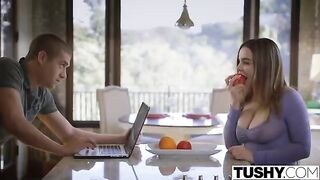 Natasha Niis got banged after having breakfast with hubby