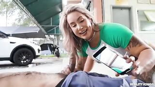 A girl gets her car repaired and has sex with the mechanic