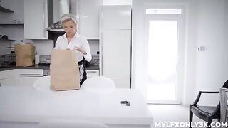 I’m getting so fucking horny with these hot lesbians