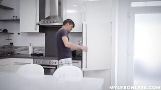 I’m getting so fucking horny with these hot lesbians