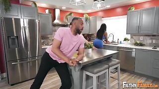 He fucked her in the kitchen and she came in banana salad