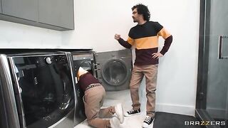 Two lookalike blondies share a steamy MILF threesome experience