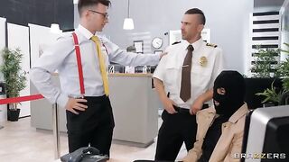 Foolish robber gets banged in the bank office