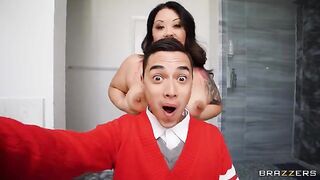 Tokyo Leigh needs your help in this Brazzers exclusive scene