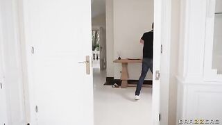 A cute girl got acquainted with a guy and fucked like a prostitute