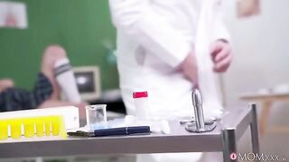The doctor's dick is cured by a hot patient in the hospital