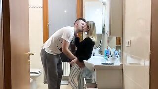 A woman takes a bath and wants to be fucked by her boyfriend in the bathroom