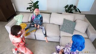 Now we're going to study the anatomy of a penis! - Cosplay threesome