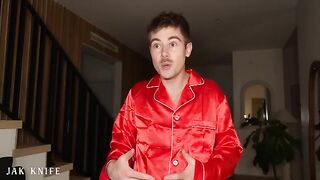 Gal Ritchie saves Christmas by giving a blowjob to the naughty elf