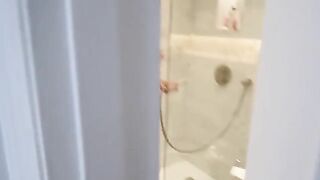 This girl is very simple to lick the cock, even for an amateur