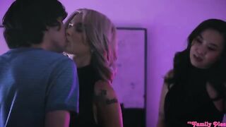 Asian and European girls - a perfect combination for good sex