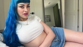 A huge boobs sister is too seductive to resist