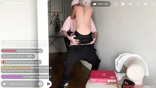 The pizza delivery guy got a glimpse of Eva Elfie’s tight pussy