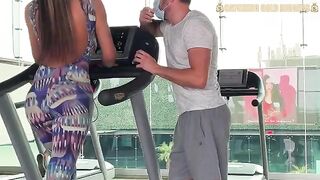 I hooked the hottest girl from the gym