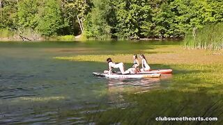 Beautiful lesbians have sex right in the park, no one can stop them!