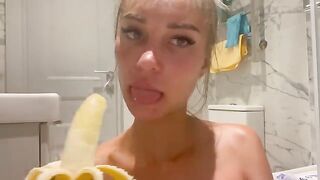Monika Fox gets her asshole stuffed with a banana in a steamy solo session