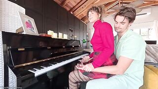 The girl was fucked by her hot Jewish stepmom with curly hair