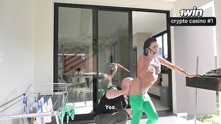 The housekeeper always has a chance to lick the cock