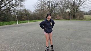 A petite girl risked sex in the forest, but was noticed