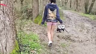 A petite girl risked sex in the forest, but was noticed