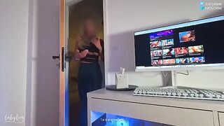 Girl has her first experience with a big dick and she likes it