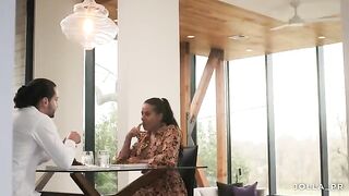 A man had a dinner with his therapist at her house